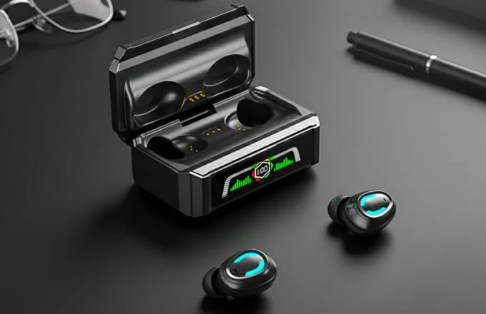Wireless Bluetooth Earbuds with Powerbank Case and Display Clock - Image 3